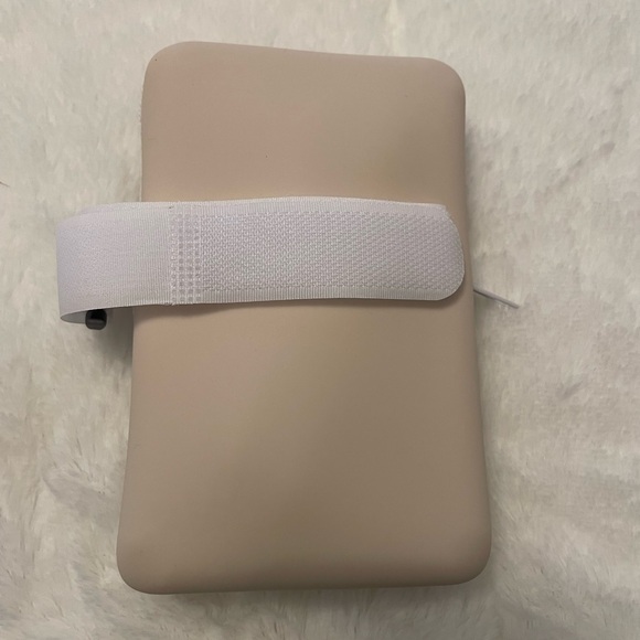 Silicone Water Bottle Pouch, Anti Slip Silicone Boot - Picture 3 of 7